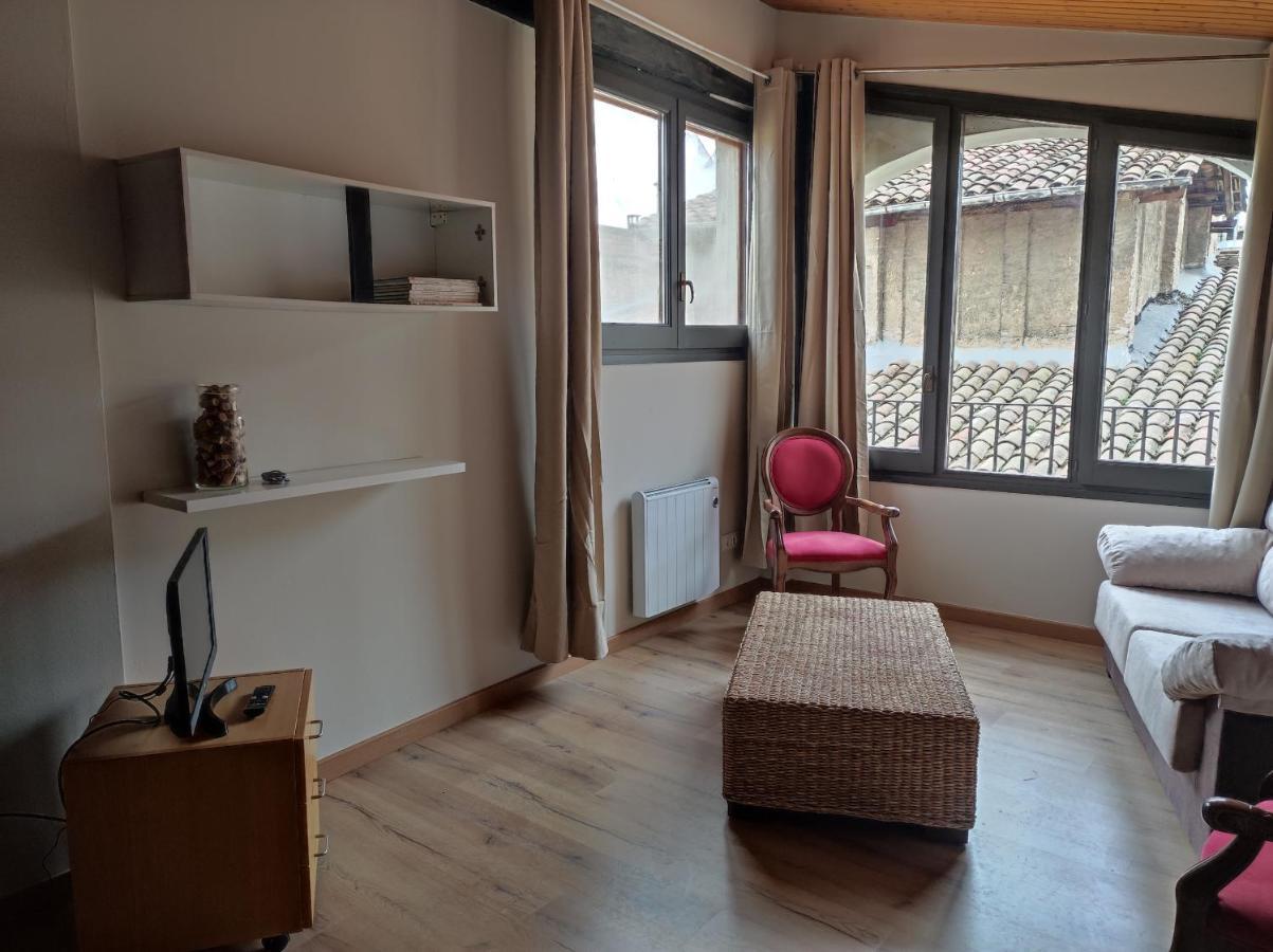 Apt 3 Atic Acollidor Al Centre De Vic - Aptgarbi Екстериор снимка
